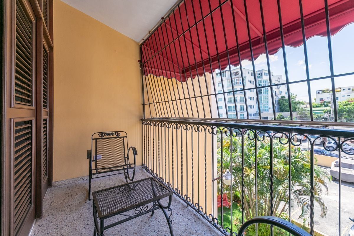 apartamentos - Aquilo Apartamento Clásico En Urbanización Fernández
3er. Piso
U$S750
2 Hab
 5