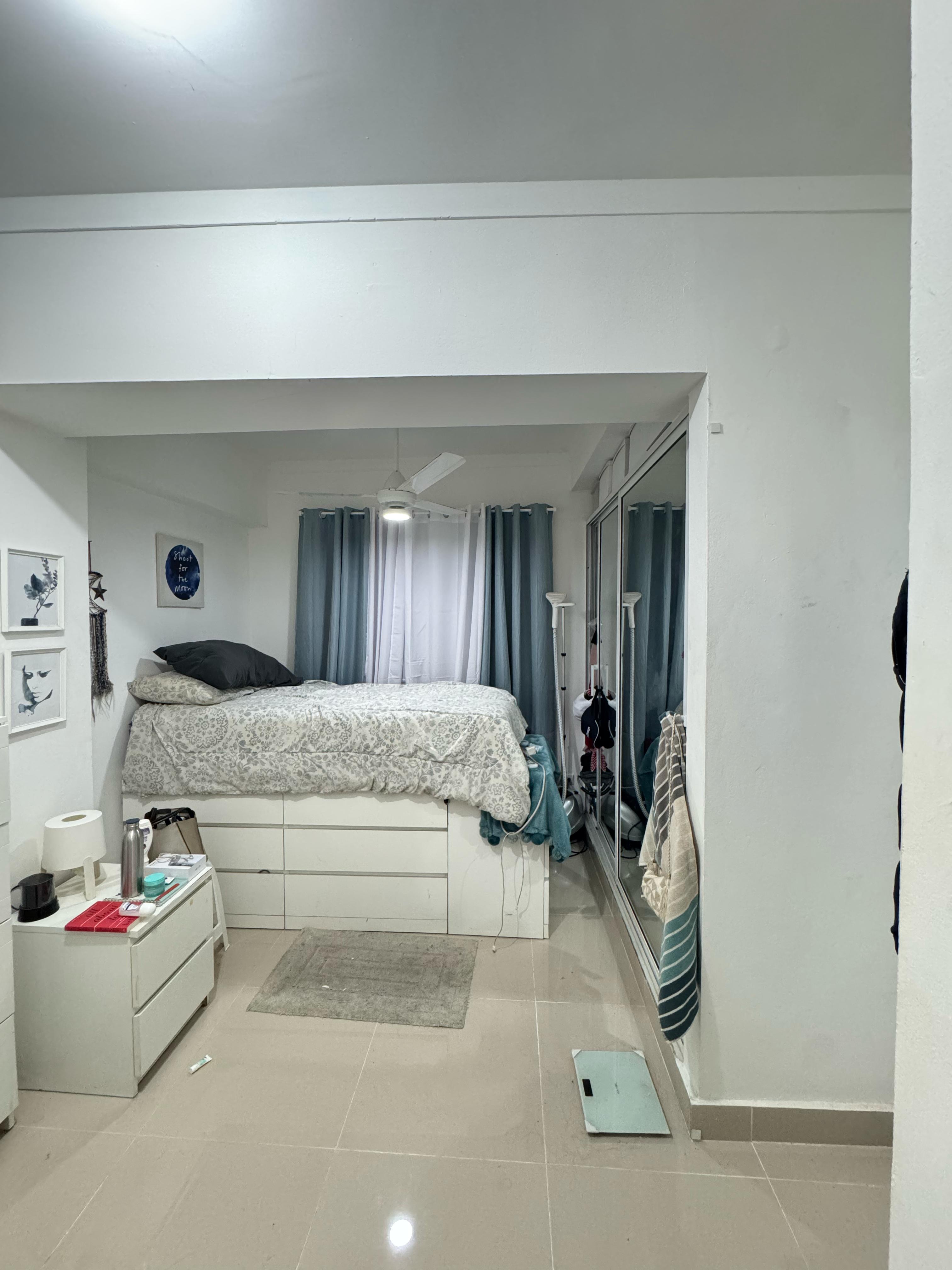 apartamentos - Vendo primer nivel la castellana una hab parqueo  3