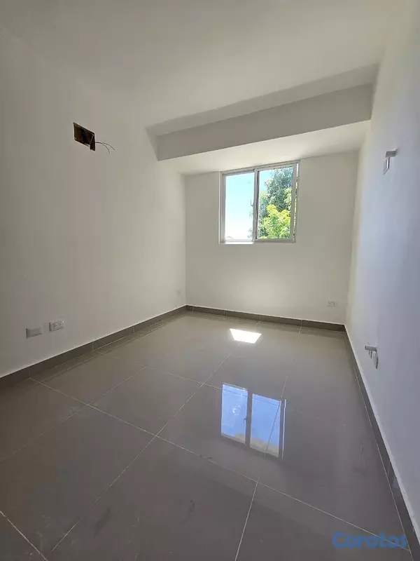 apartamentos - vendo nuevo independencia piso 4 tres habitaciones dos baños dos parqueos balcón 9