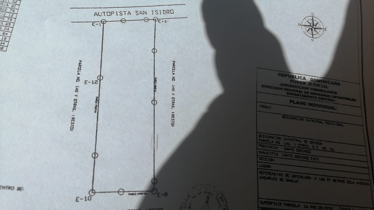 solares y terrenos - Solar de 16,990 metros cuadrados, Autopista de San Isidro con Charles de Gaulle 0