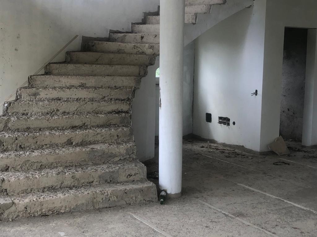casas - Casa de 3 Niveles en LA URB. ALTOS DE GURABO, con la mejor Vista del Santiago y  6