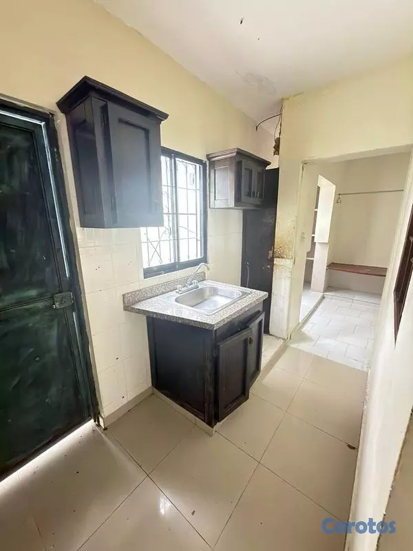casas - vendo casa amplia de 3 habitaciones en vista hermosa  4