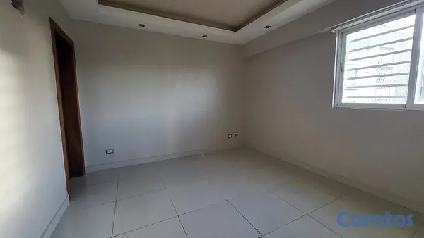 apartamentos - Apartamento en Alquiler 3 hab. Renacimiento 4
