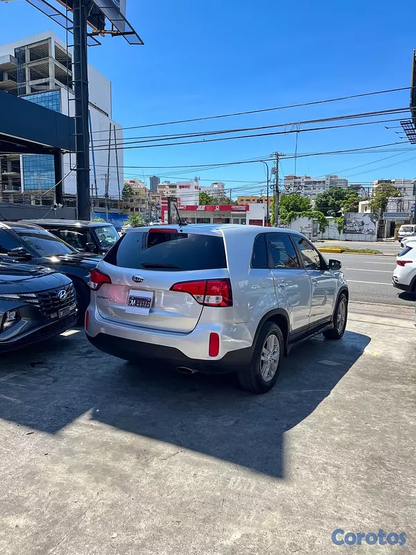 jeepetas y camionetas - Kia Sorento LX 2014
 8