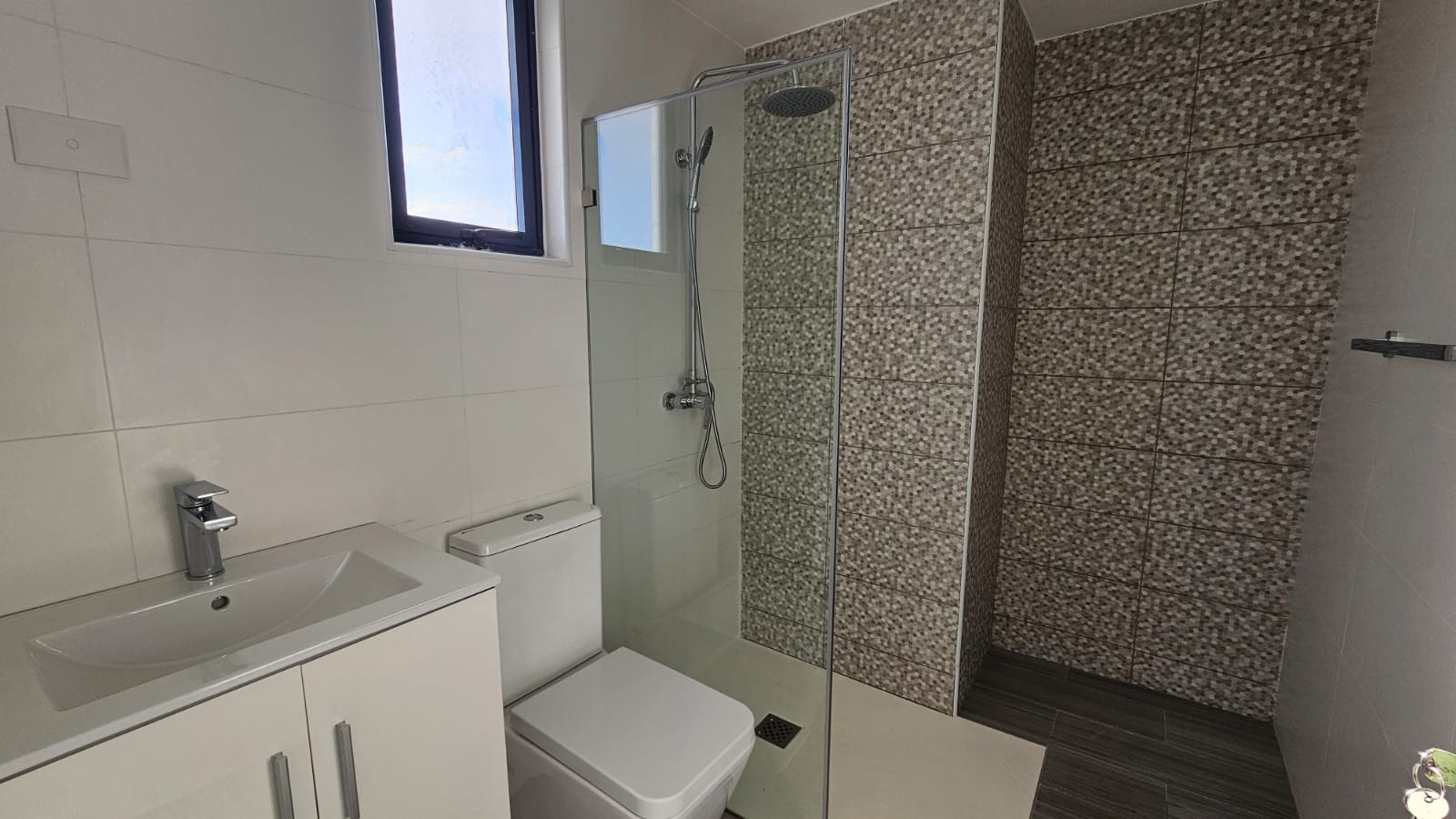 apartamentos - Apartamento Quinto Nivel Evaristo Morales (A.N), Distrito Nacional  9