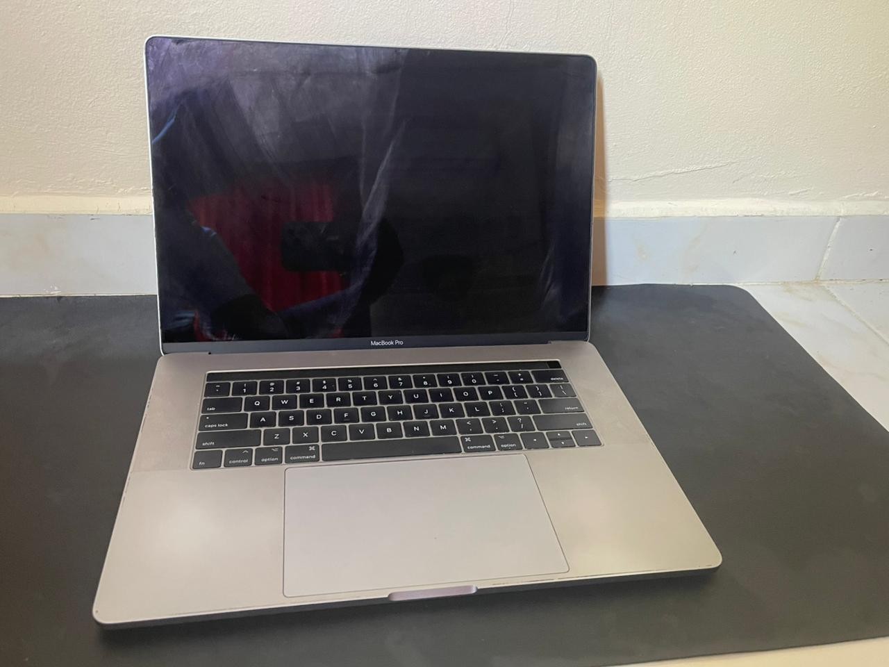 computadoras y laptops - 💻 MacBook Pro A1707 – 15" (2016) – Para repuestos o reparación 3