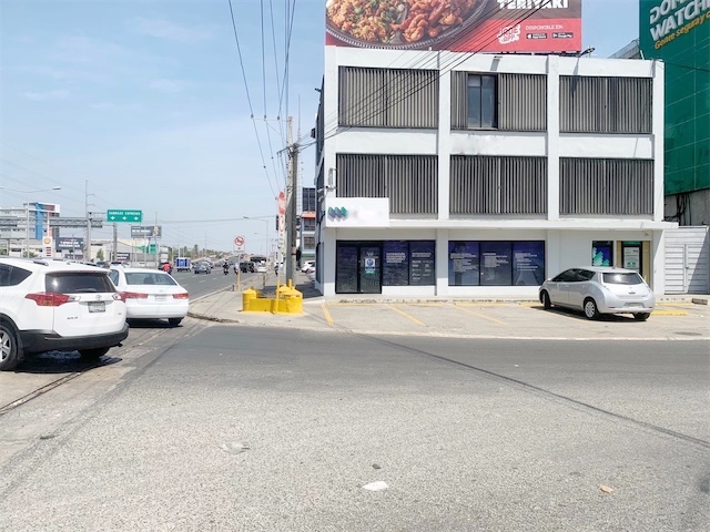 oficinas y locales comerciales - Excelente local 450 metros  prados 2