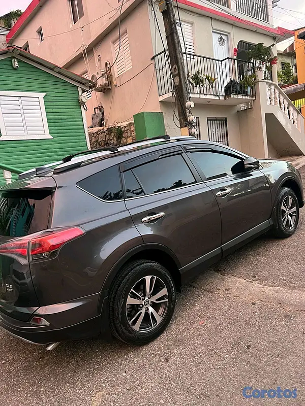 jeepetas y camionetas - Toyota rav4 2017 xle  4
