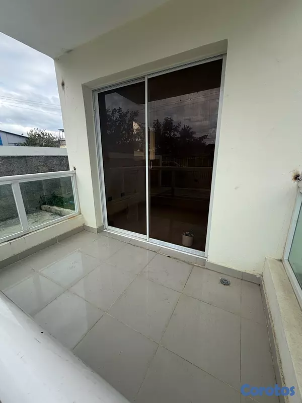apartamentos - venta de apartamento primer piso con patio en la autopista de san isidro  13