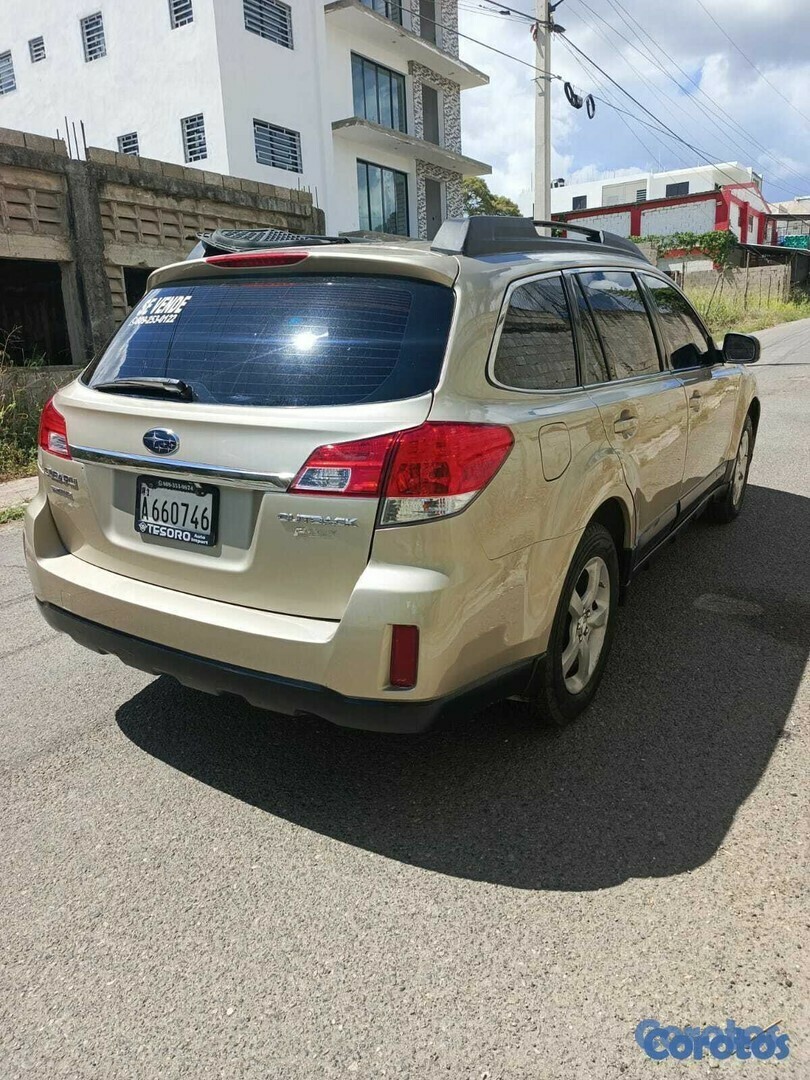 jeepetas y camionetas - Subaru  Outback Año 2010 10