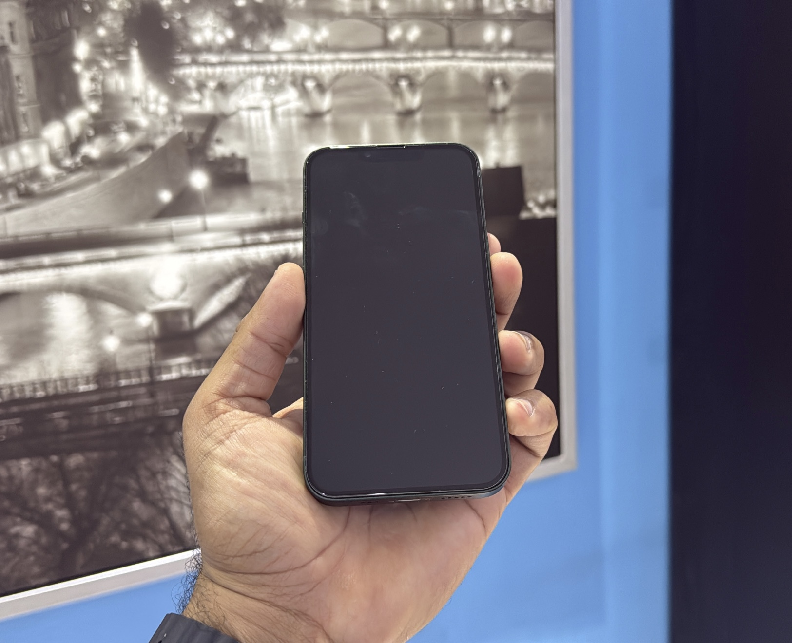 celulares y tabletas - iPhone 13 Regular 128GB Como Nuevo RD$ 21,500 NEG 1
