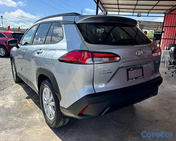 jeepetas y camionetas - Toyota Corolla Cross LE 2022
 4
