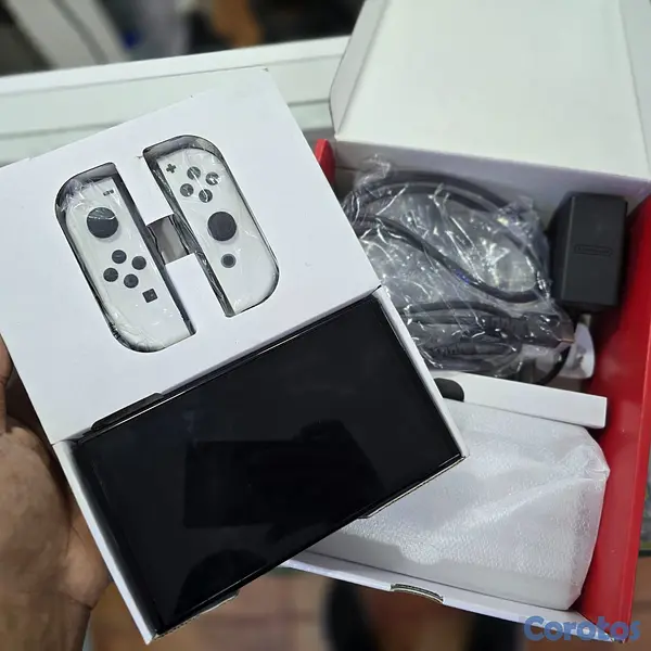 consolas y videojuegos - Nintendo Switch Oled Usado 2