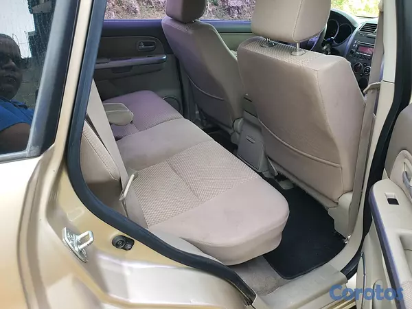 jeepetas y camionetas - Suzuki Grand vitara 2011 Excelentes condiciones 6