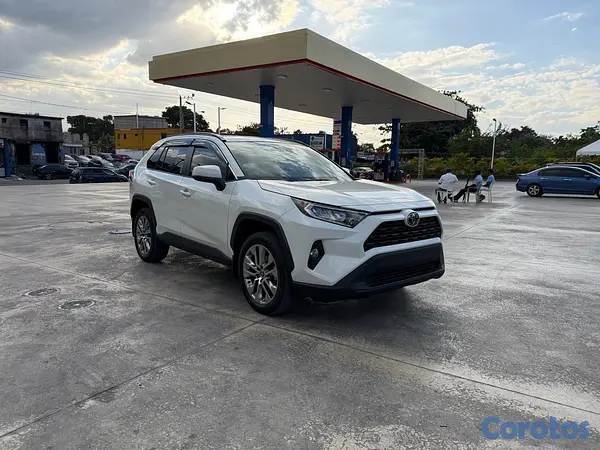jeepetas y camionetas - Toyota Ra4 XLE Premium 2021 2