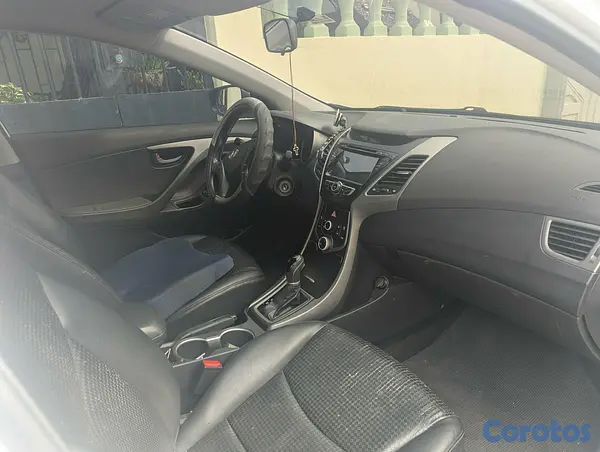 carros - Hyundai Avante 2015 7