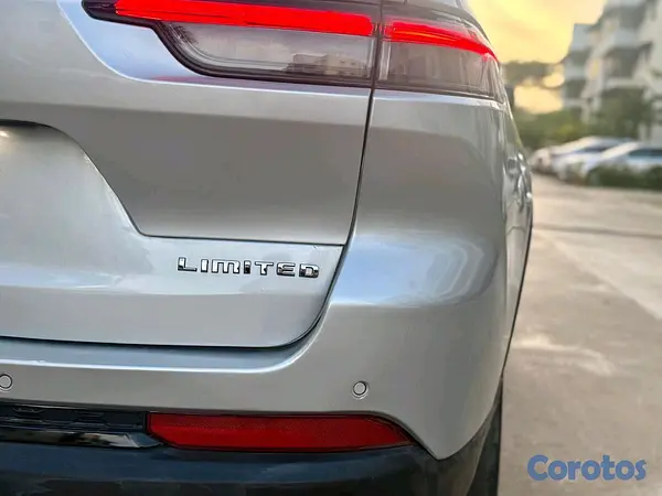 jeepetas y camionetas - Jeep Grand Cherokee L Limited 2022 6