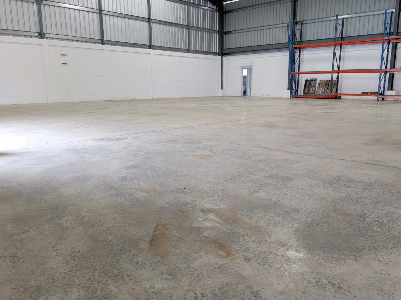 oficinas y locales comerciales - Alquiler Nave en zona industrial  2