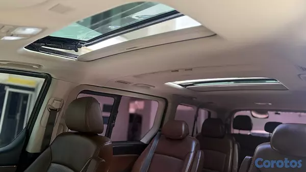 jeepetas y camionetas - 2021 Hyundai Grand Starex Ejecutiva Limusina  9