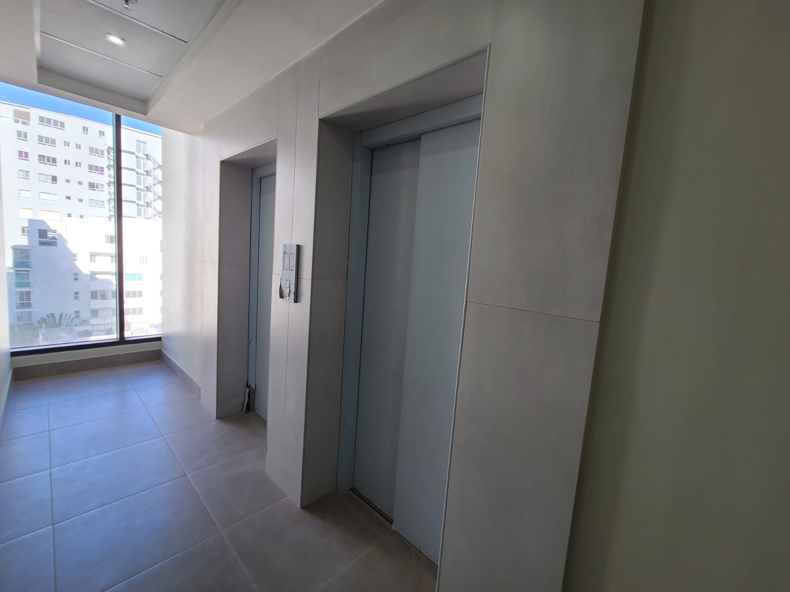 oficinas y locales comerciales - ALQUILO Local En Evaristo Morales 7