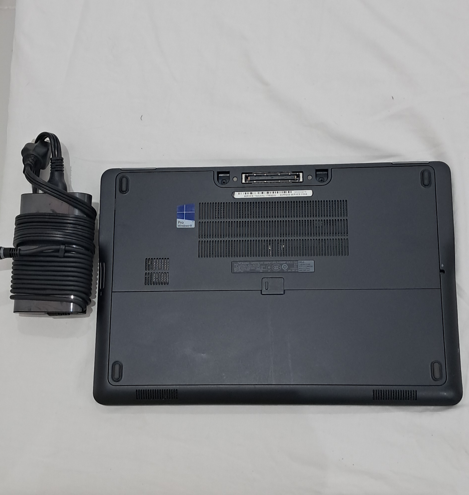 computadoras y laptops - Laptop Dell 7250 12GB RAM i5 256GB SSD 2