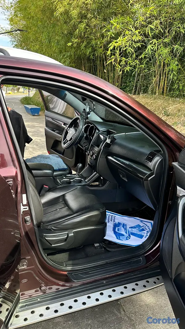 jeepetas y camionetas - Se vende KIA sorento 11
