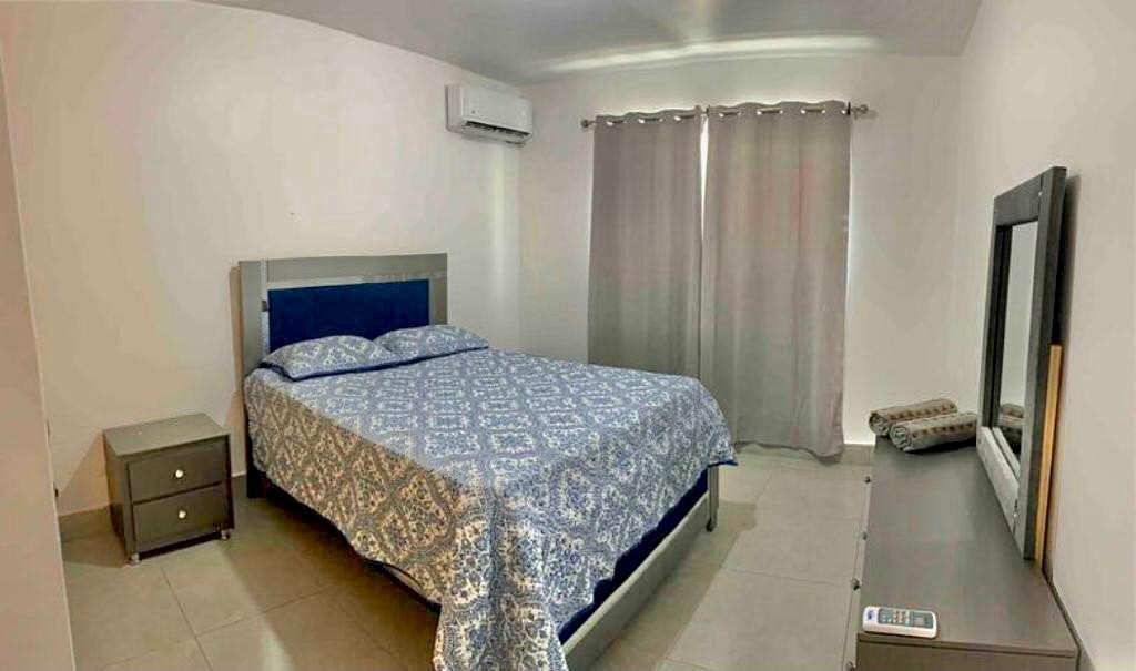 casas - Vivienda con Piscina en Residencial Privado, Llanos de Gurabo 5