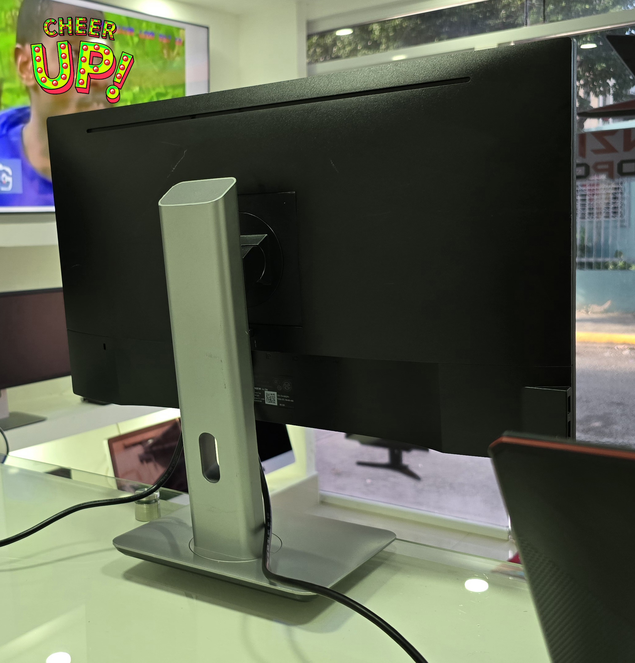 computadoras y laptops - Monitores Dell 24 Pulgadas hdmi Pantalla Giratoria  2