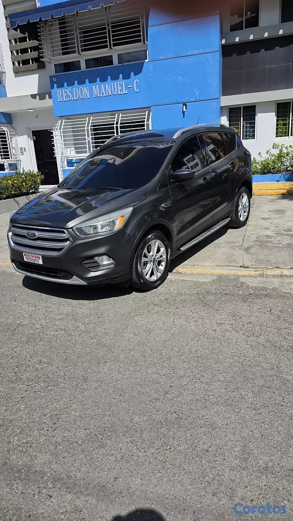 jeepetas y camionetas - Ford Escape SE 2017 Económica Nítida🔥

 5