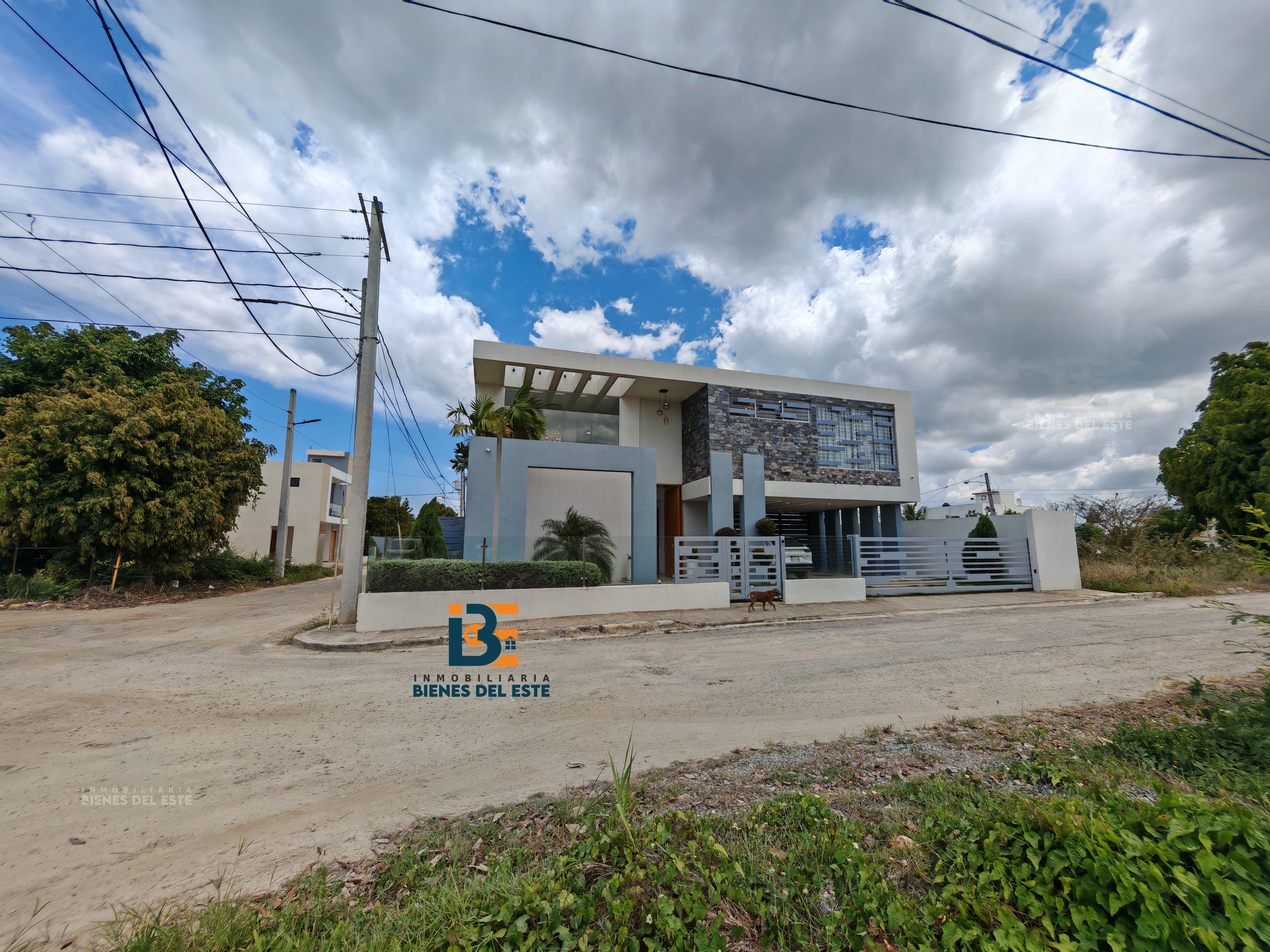 casas - Vendo moderna Casa con finos detalles. 0