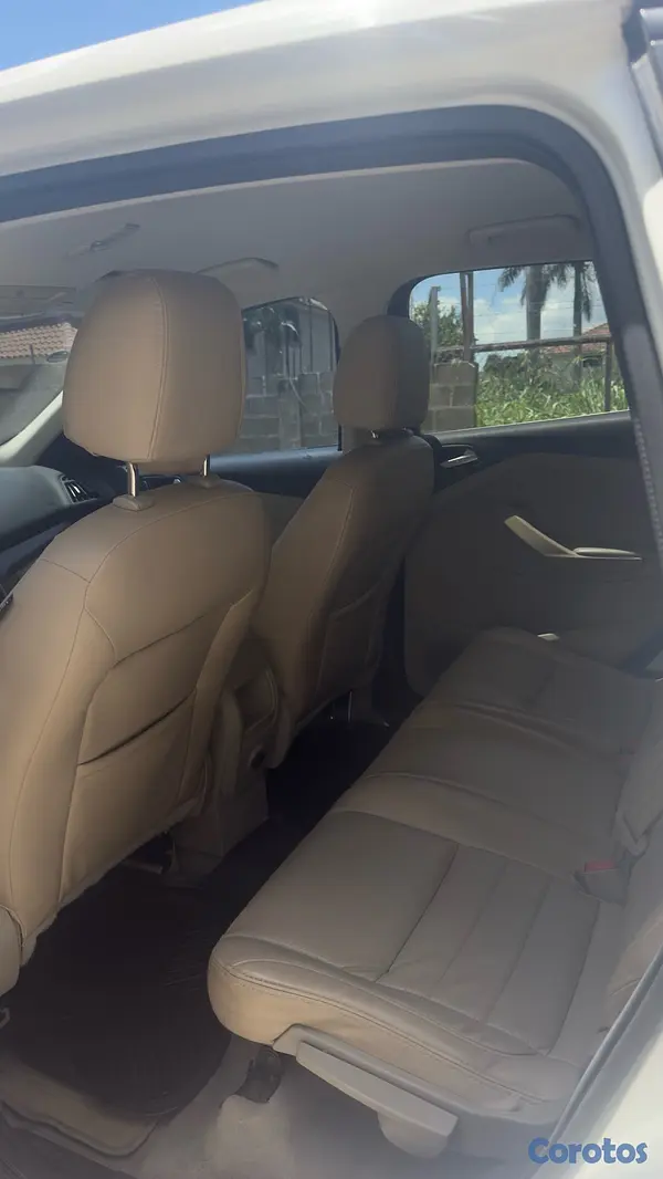 jeepetas y camionetas - Ford escape disponible 6