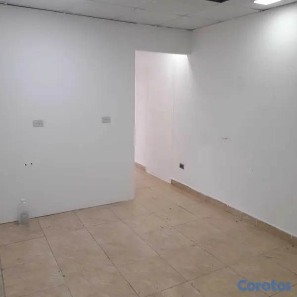 oficinas y locales comerciales - Local Comercial AV Romulo Betancourt 12