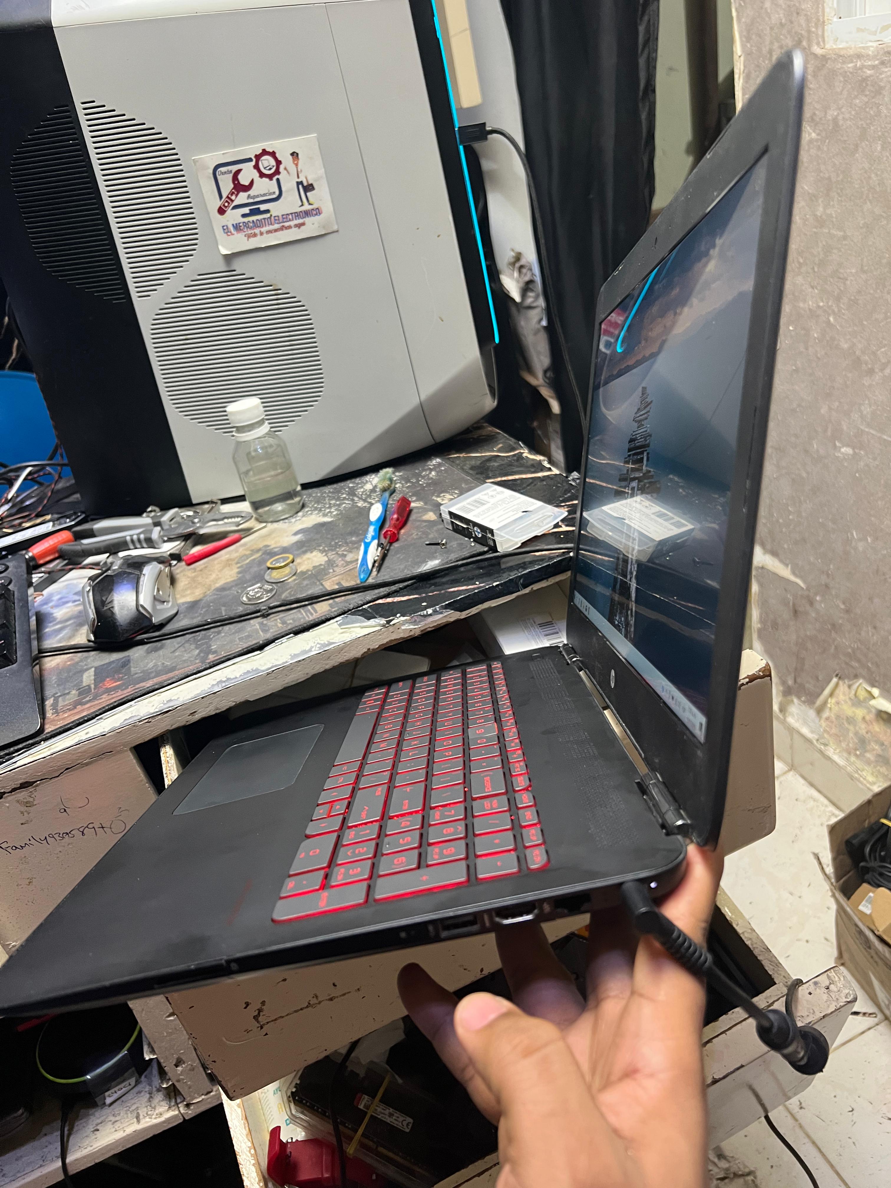 computadoras y laptops - RD$18,599 Laptop HP Omen 15-ax243dx 2