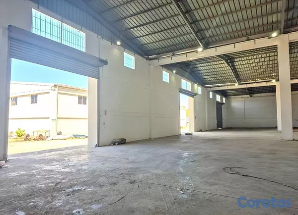 oficinas y locales comerciales - Nave Industrial con Oficinas en Parque Industrial | San Isidro
 3