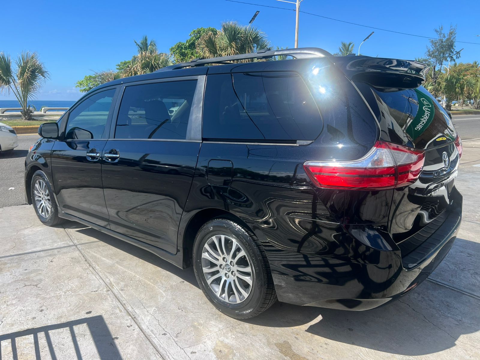 jeepetas y camionetas - Toyota Sienna XLE 2019 6