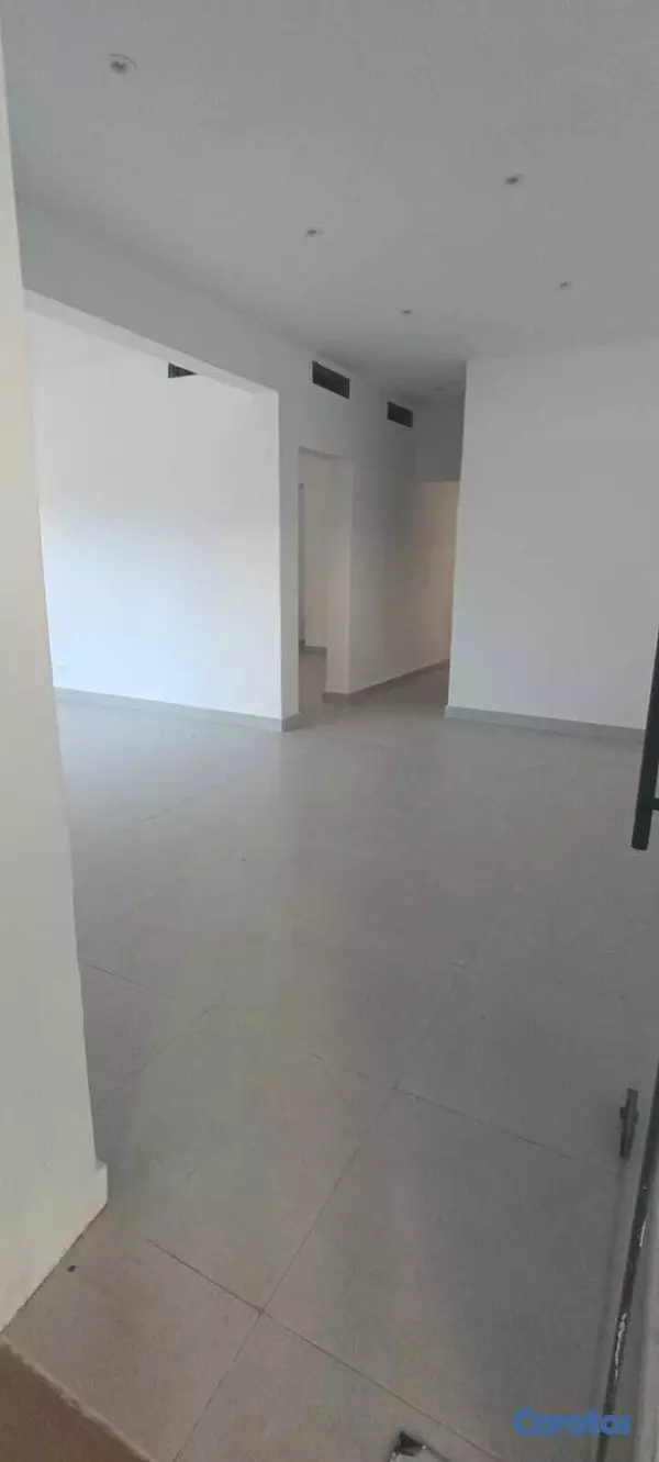 oficinas y locales comerciales - La Julia Amplio Local Excelente ubicación y Distribución, oficina a Estrenar 6