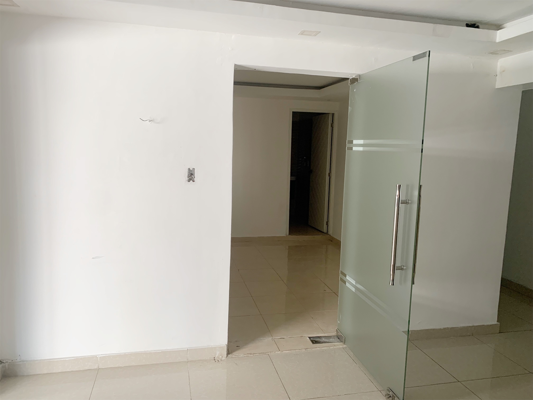 oficinas y locales comerciales - Local en el millon  4