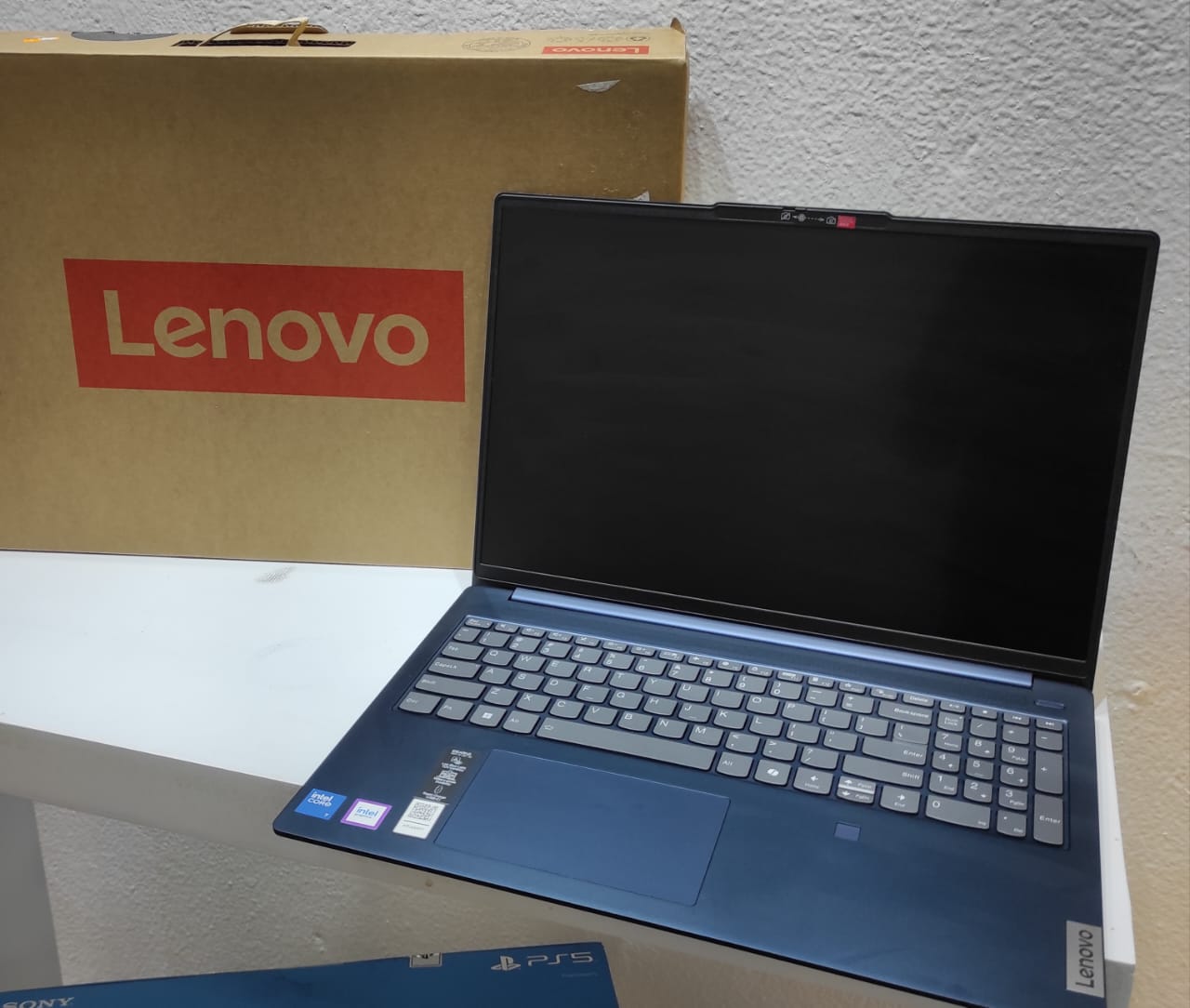 computadoras y laptops - Lenovo IdeaPad Slim 5 16" WUXGA Touch, Intel 7 Ultra, 16GB RAM, 1TB SSD, Nueva 1