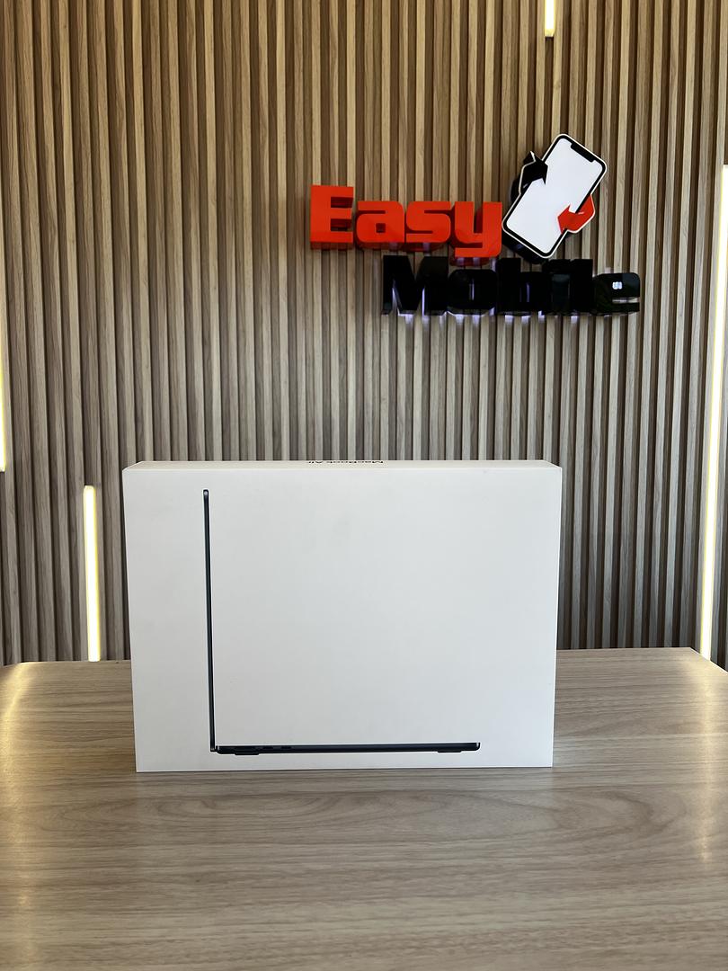 computadoras y laptops - MACBOOK AIR 15'' M4 16GB RAM 256GB SSD SELLADA 0