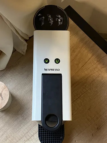 otros electronicos - Cafetera Nespresso Essenza Mini C Aeroccino3 Color Blanco 2