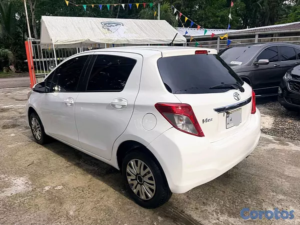carros - Toyota vitz 2014 5