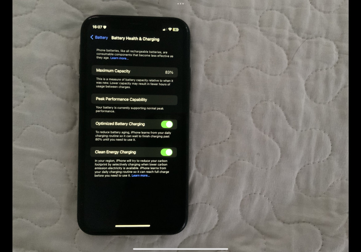 celulares y tabletas - iPhone XR  2