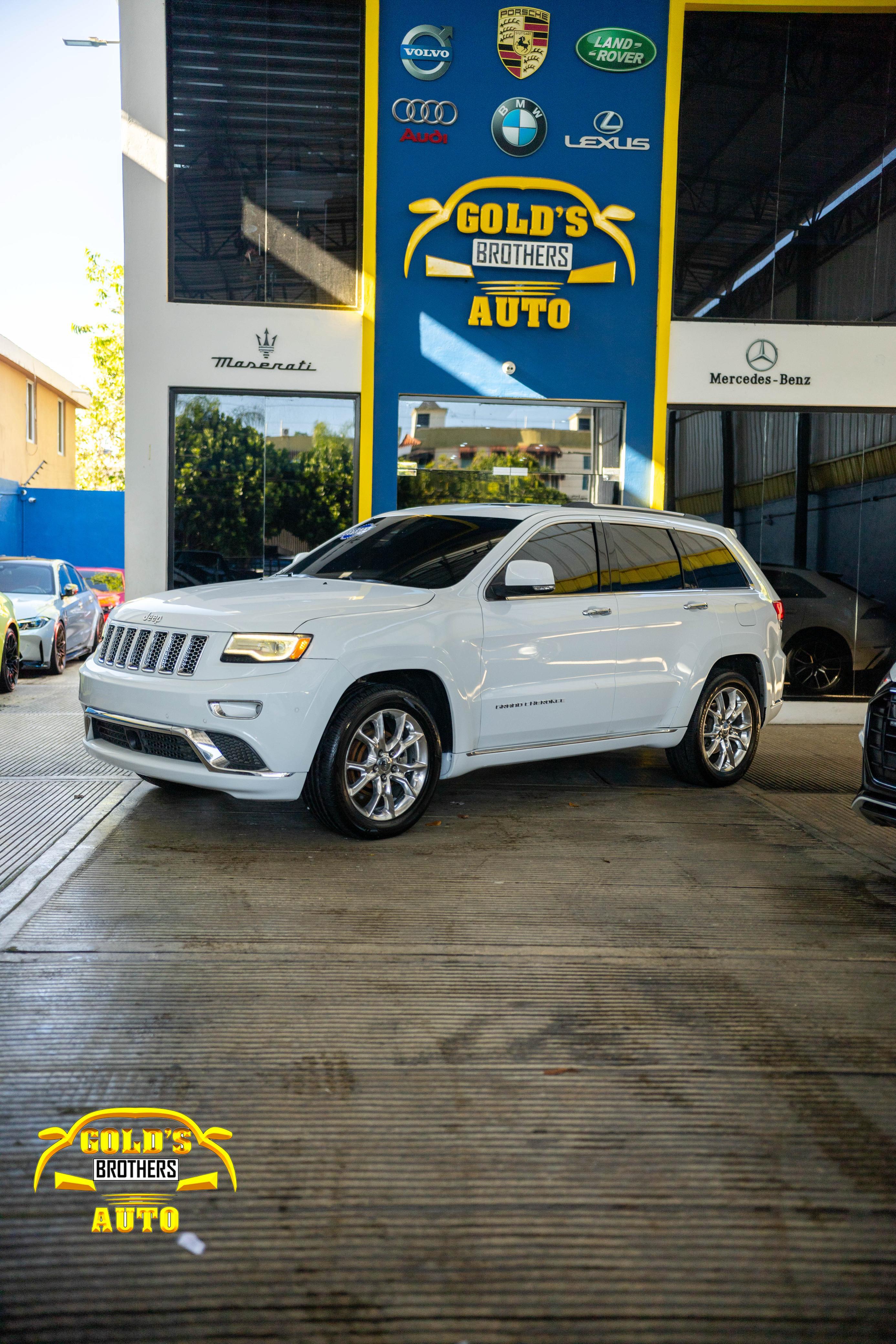 jeepetas y camionetas - Jeep Grand Cherokee Summit 4x4 2016 Clean Carfax 1