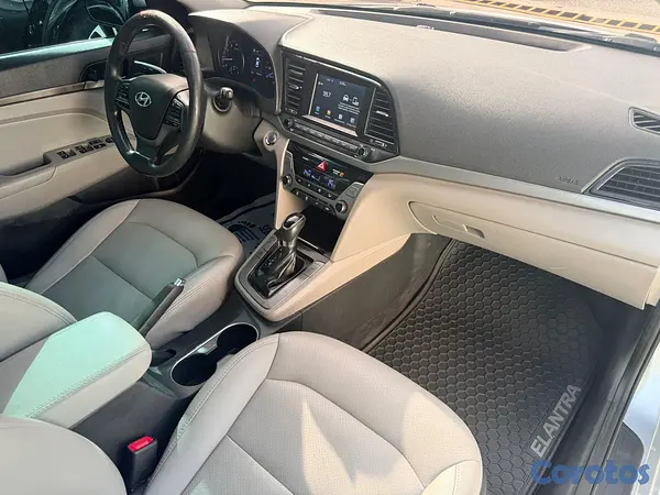carros - Hyundai Elantra 2017 11