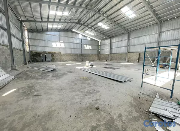 oficinas y locales comerciales - nave céntrica en alquiler  2