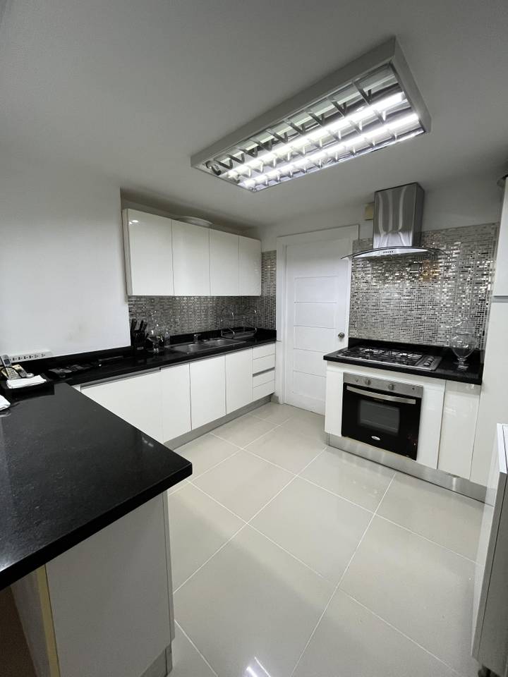 apartamentos - Apt amueblado en Evaristo Morales 3 Hab y terraza 6