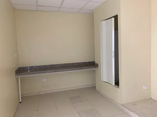 oficinas y locales comerciales - Local en Piantini 3