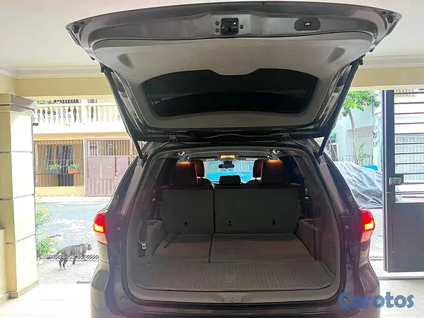 jeepetas y camionetas - Toyota higlander xle 2019 6