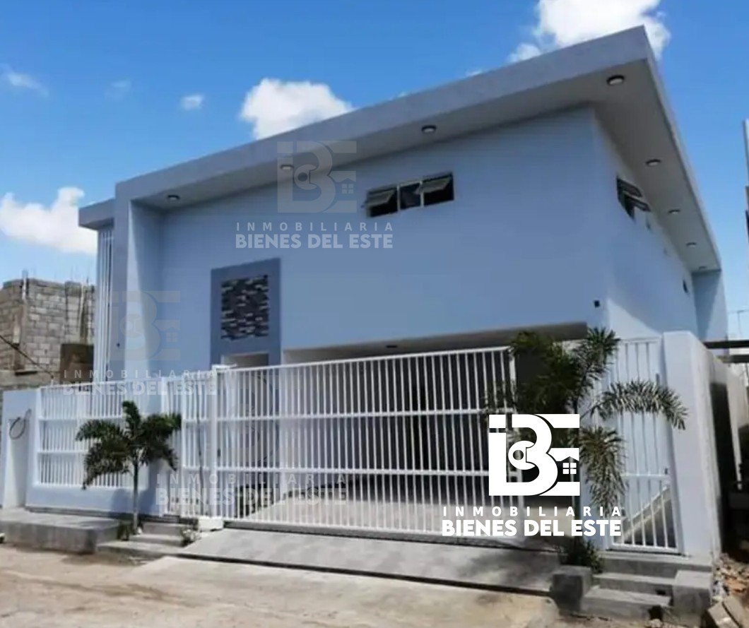 casas -  Casa con Piscina ubicada en Residencial Naime Etapa III 0