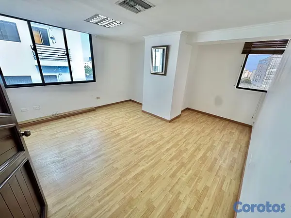 oficinas y locales comerciales - Local Oficina en Alquiler Evaristo Morales  5